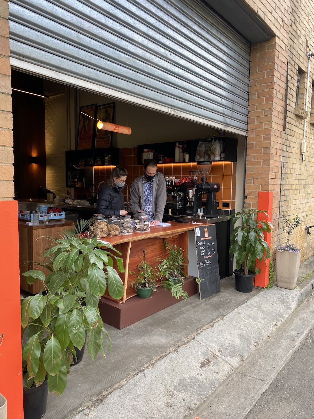 Madera Bar & Cafe | cafe | 4 Goldsmith Grove, Northcote VIC 3070, Australia | 0419747519 OR +61 419 747 519