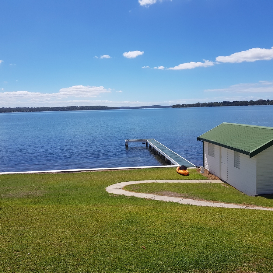 The Lake Escape | lodging | Scott Rd, Mannering Park NSW 2259, Australia | 0422117233 OR +61 422 117 233