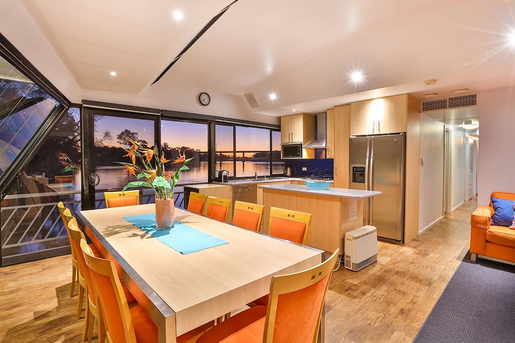 Oasis Houseboat | Berth/11 Pelican Dr, Mannum SA 5238, Australia | Phone: 0435 024 735
