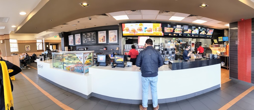McDonalds Clifton Hill | meal takeaway | 199 Queens Parade, Fitzroy North VIC 3068, Australia | 0383479300 OR +61 3 8347 9300