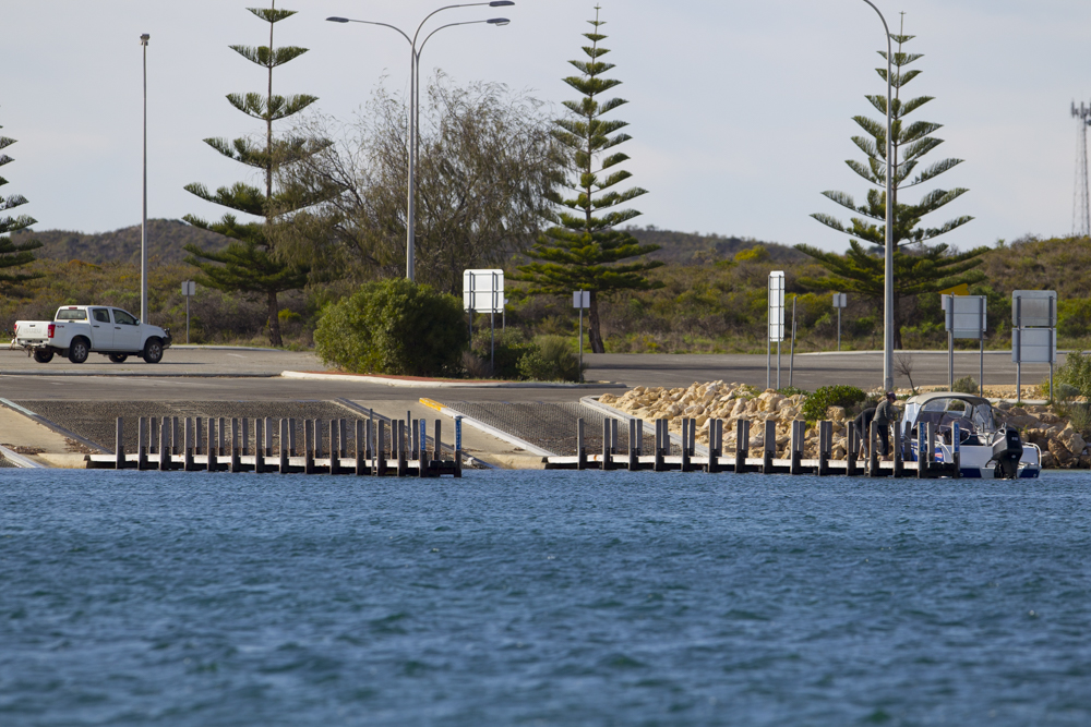 Jurien Boat Lifters / Comen Fuel WA | Lot 36 Breakwater Dr, Jurien Bay WA 6516, Australia | Phone: (08) 9652 1511