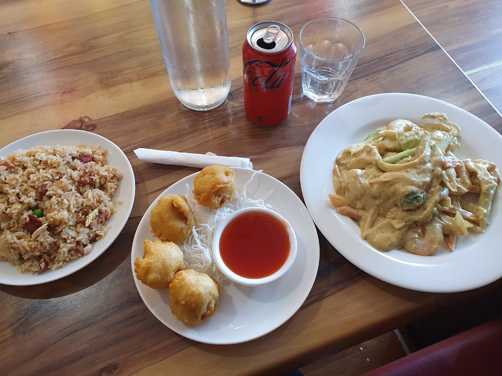 Plainland Golden Lor | 8 Echidna Pl, Plainland QLD 4341, Australia | Phone: (07) 5465 6467