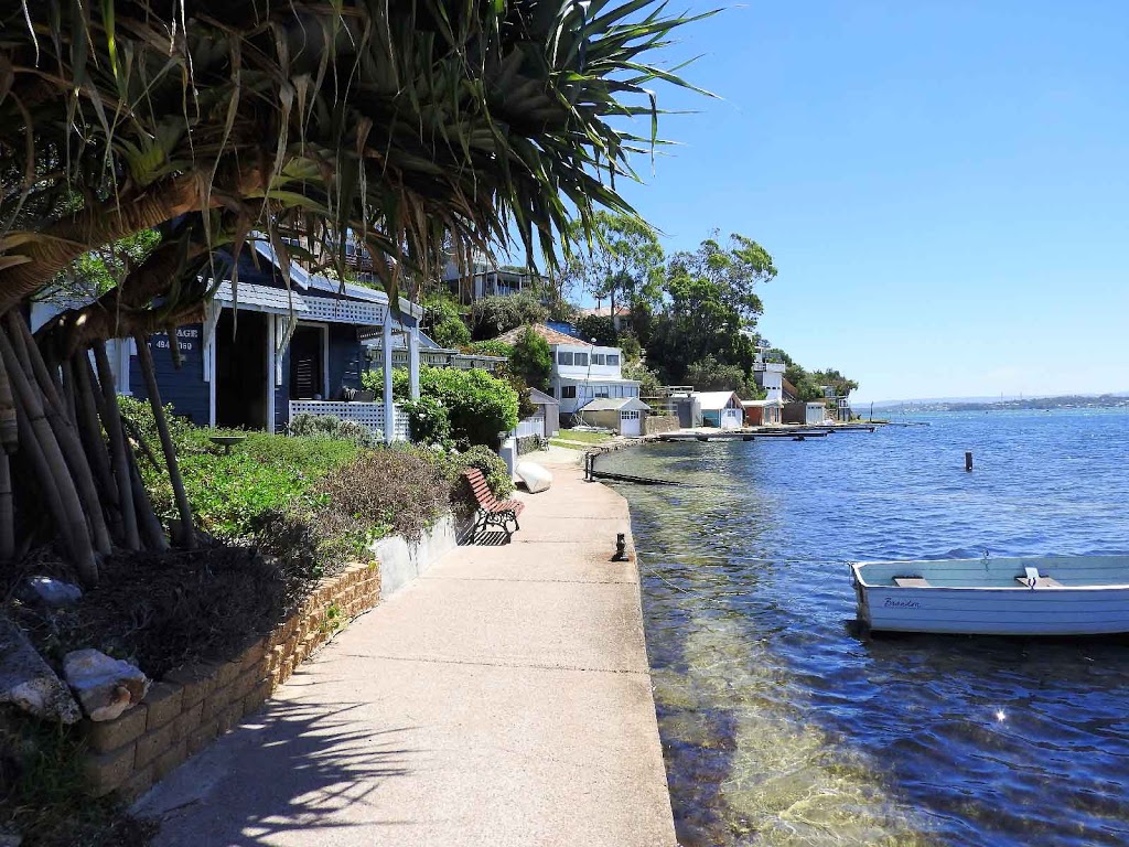 Selby Cottage | 151 Marks Point Rd, Marks Point NSW 2280, Australia | Phone: (02) 4947 7760