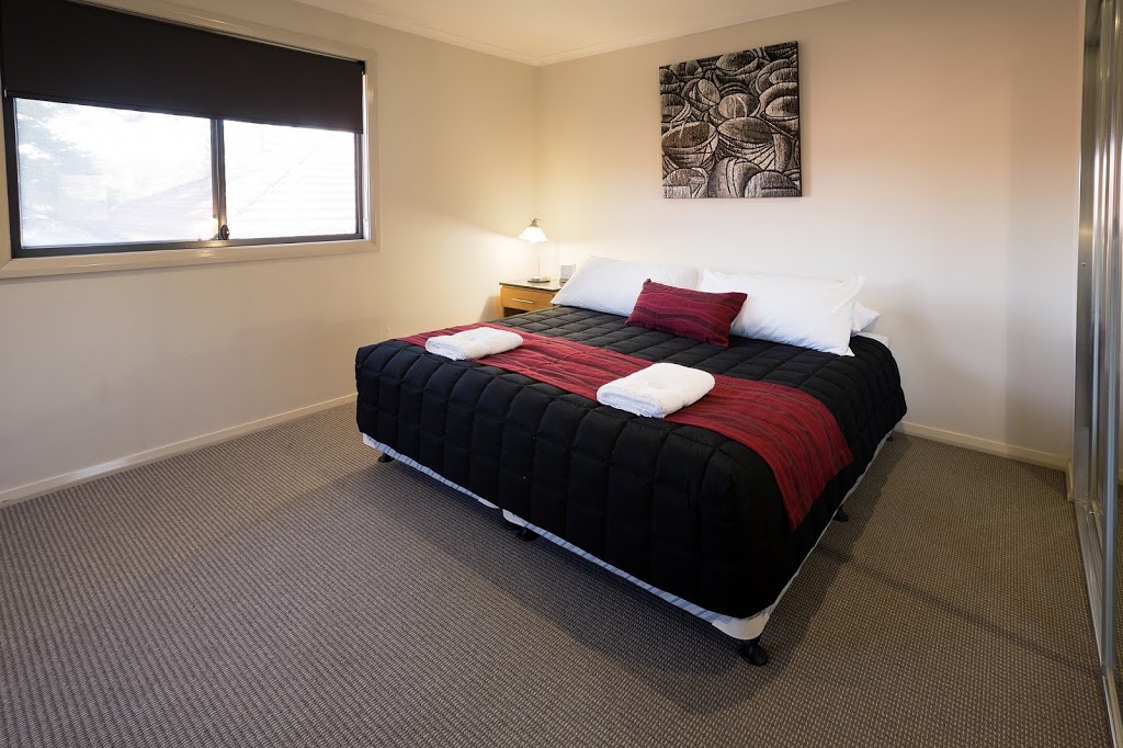 Cardiff Executive Apartments | 49 Macquarie Rd, Cardiff NSW 2285, Australia | Phone: (02) 4955 5888