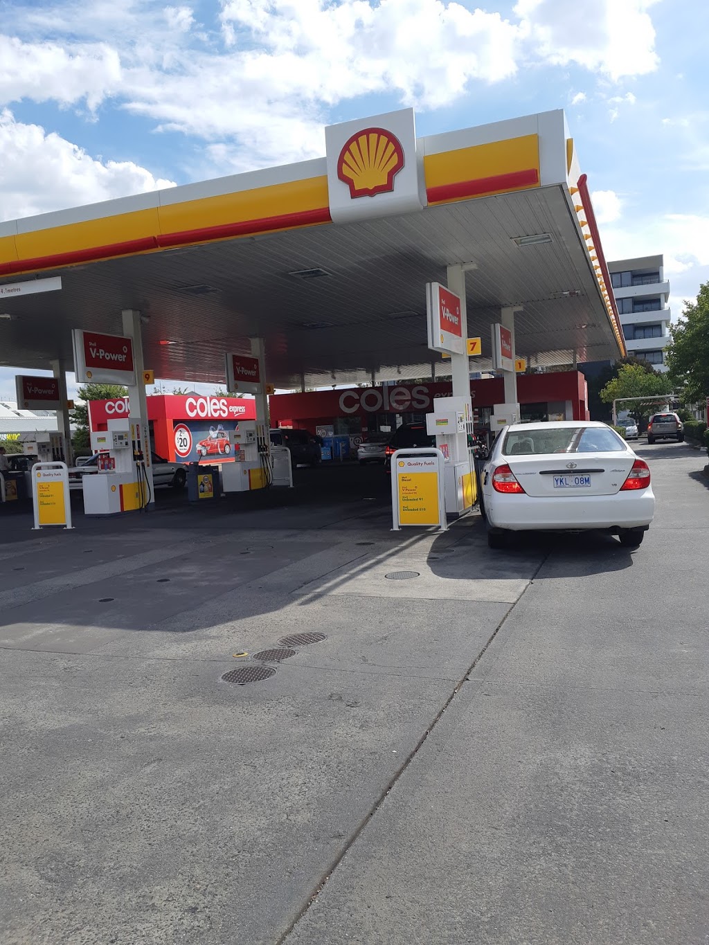 Coles Express | gas station | 30-34 ANTILL ST CNR, Badham St, Dickson ACT 2602, Australia | 0262573899 OR +61 2 6257 3899