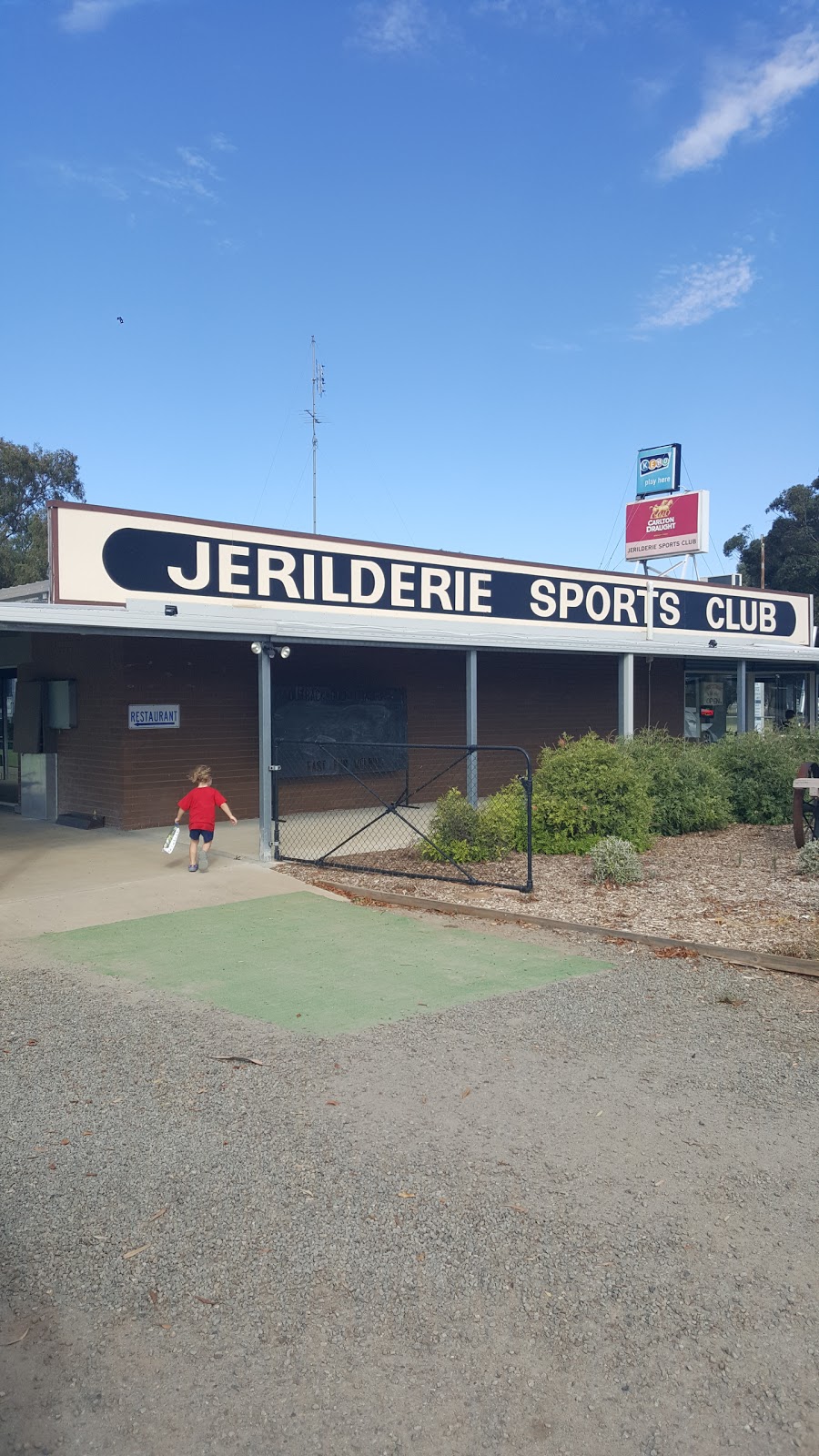 Jerilderie Sports Club Chinese Restaurant | restaurant | 123 Jerilderie St, Jerilderie NSW 2716, Australia | 0358861495 OR +61 3 5886 1495