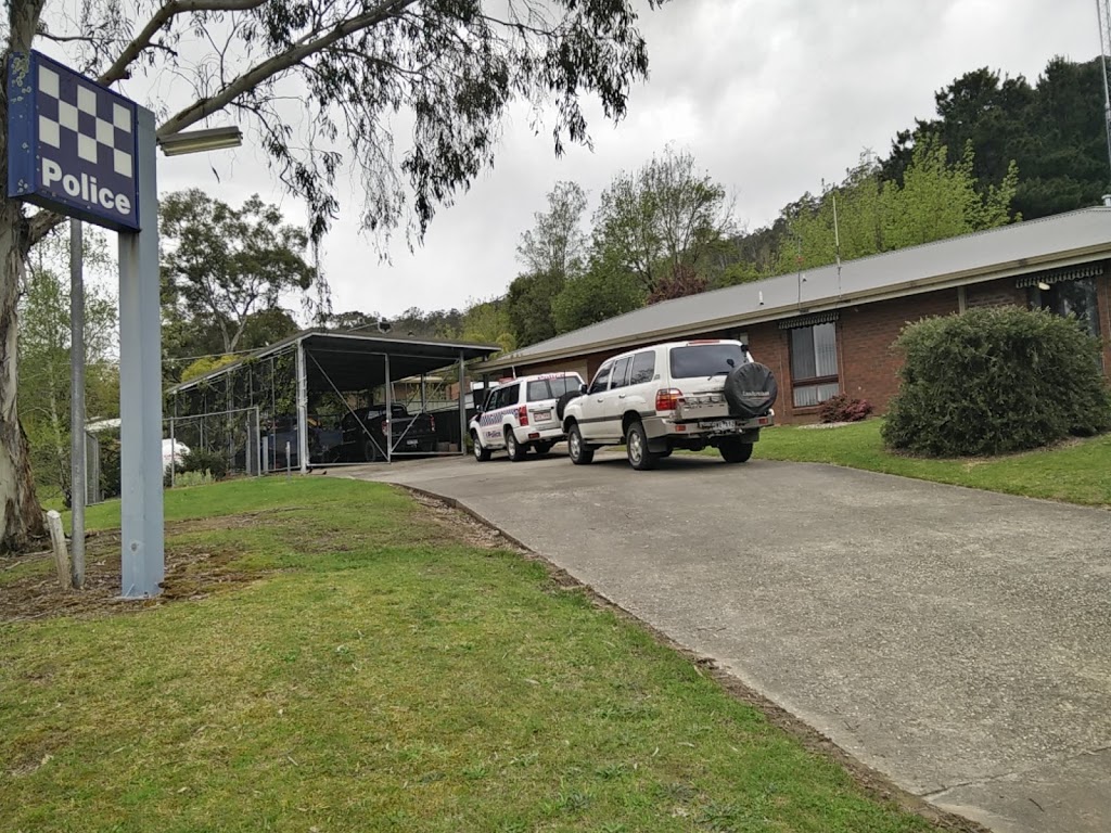 Mt Beauty Police Station | police | Park St, Mount Beauty VIC 3699, Australia | 0357544244 OR +61 3 5754 4244