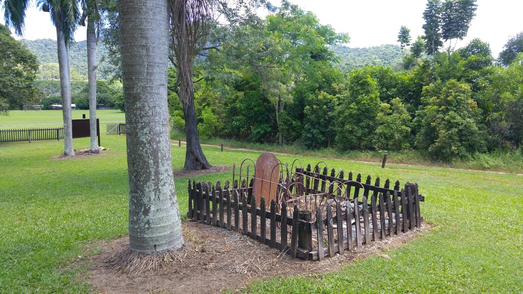 Old Smithfield Cemetery | park | LOT 46 Stewarts Rd, Barron QLD 4878, Australia