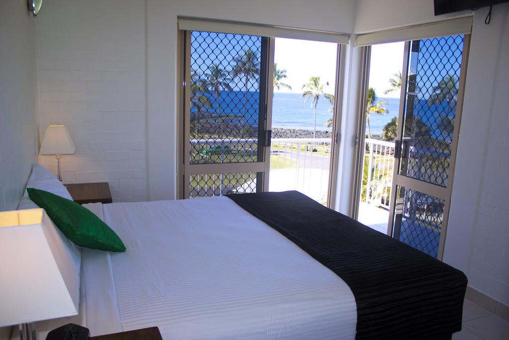 Bargara Shoreline Serviced Apartments | 104 Miller St, Bargara QLD 4670, Australia | Phone: (07) 4159 1180