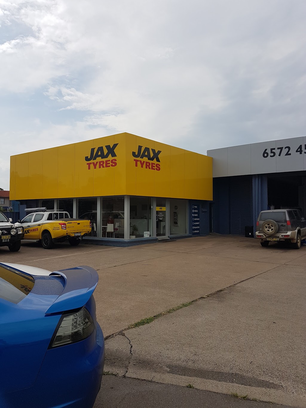 JAX Tyres Singleton | car repair | Corner Munro &, Lesley St, Singleton NSW 2330, Australia | 0265725555 OR +61 2 6572 5555