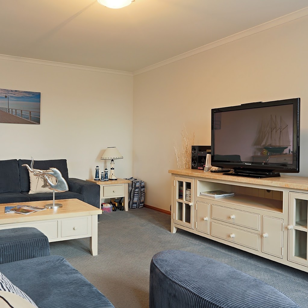 Blue Fin Holiday Homes | 7 Shell Dr, Port Macdonnell SA 5291, Australia | Phone: 0417 855 280