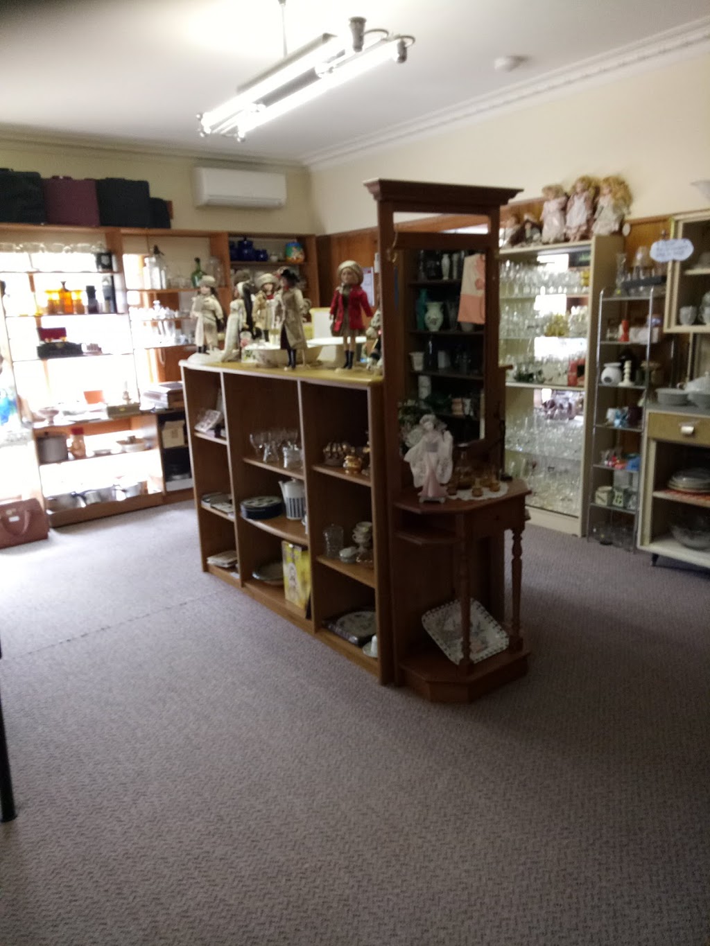 Kalkee Op Shop | 93 Francis St, Belmont VIC 3216, Australia