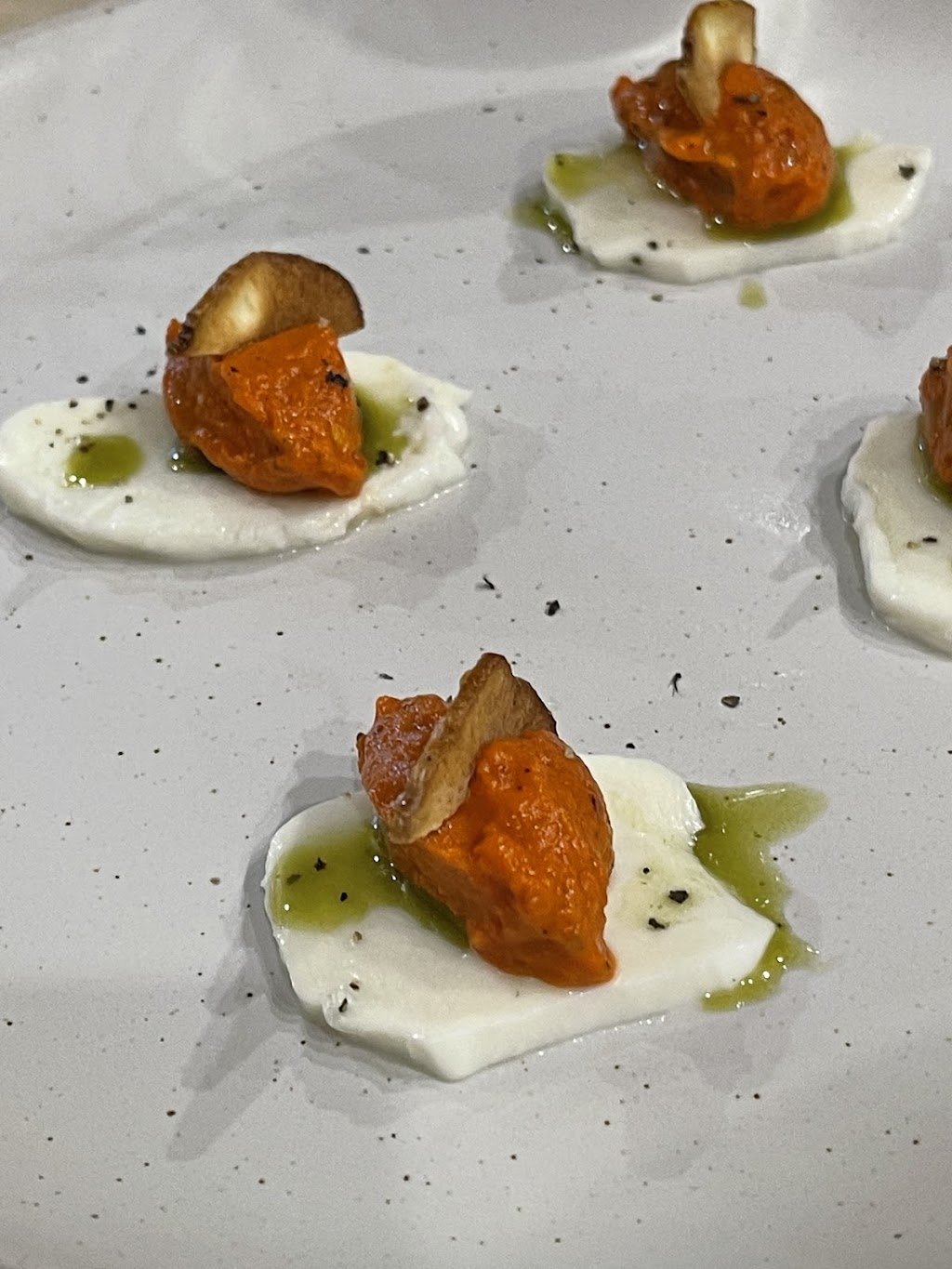 Isola Wine Shop & Tasting Room | 6/2 Martin St, Ballina NSW 2478, Australia | Phone: 0466 918 850