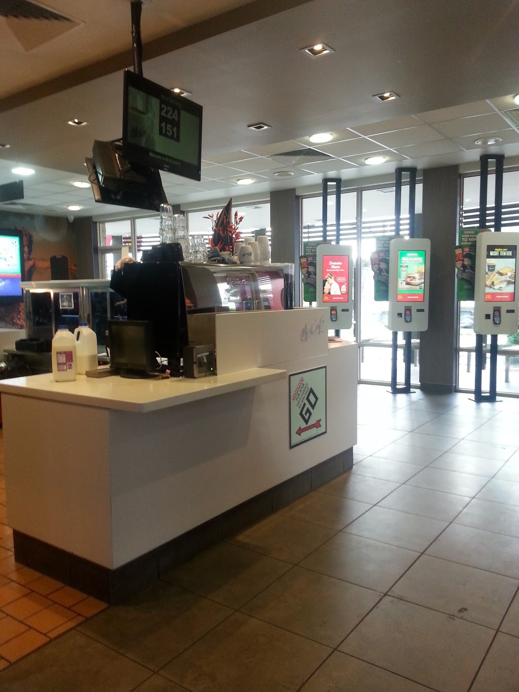 McDonalds Geelong West | 230-236 Autumn St, Geelong West VIC 3218, Australia | Phone: (03) 5222 5211