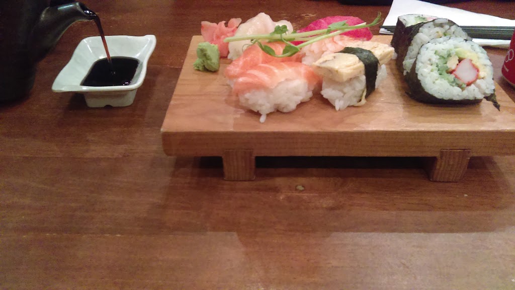 Sakura Sushi | restaurant | 11/215 Campbell Rd, Canning Vale WA 6155, Australia | 0894561388 OR +61 8 9456 1388
