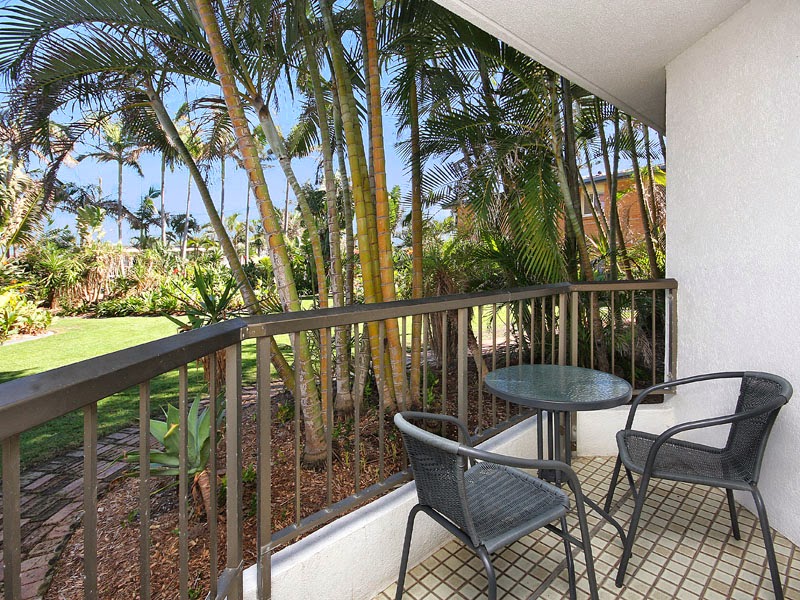 Spindrift on the Beach Apartments | lodging | 37 Albatross Ave, Mermaid Beach QLD 4218, Australia | 0755725188 OR +61 7 5572 5188