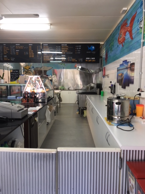 Dooloney’s Chippery Millgrove | meal takeaway | shop 3/3043 Warburton Hwy, Millgrove VIC 3799, Australia | 0359665870 OR +61 3 5966 5870