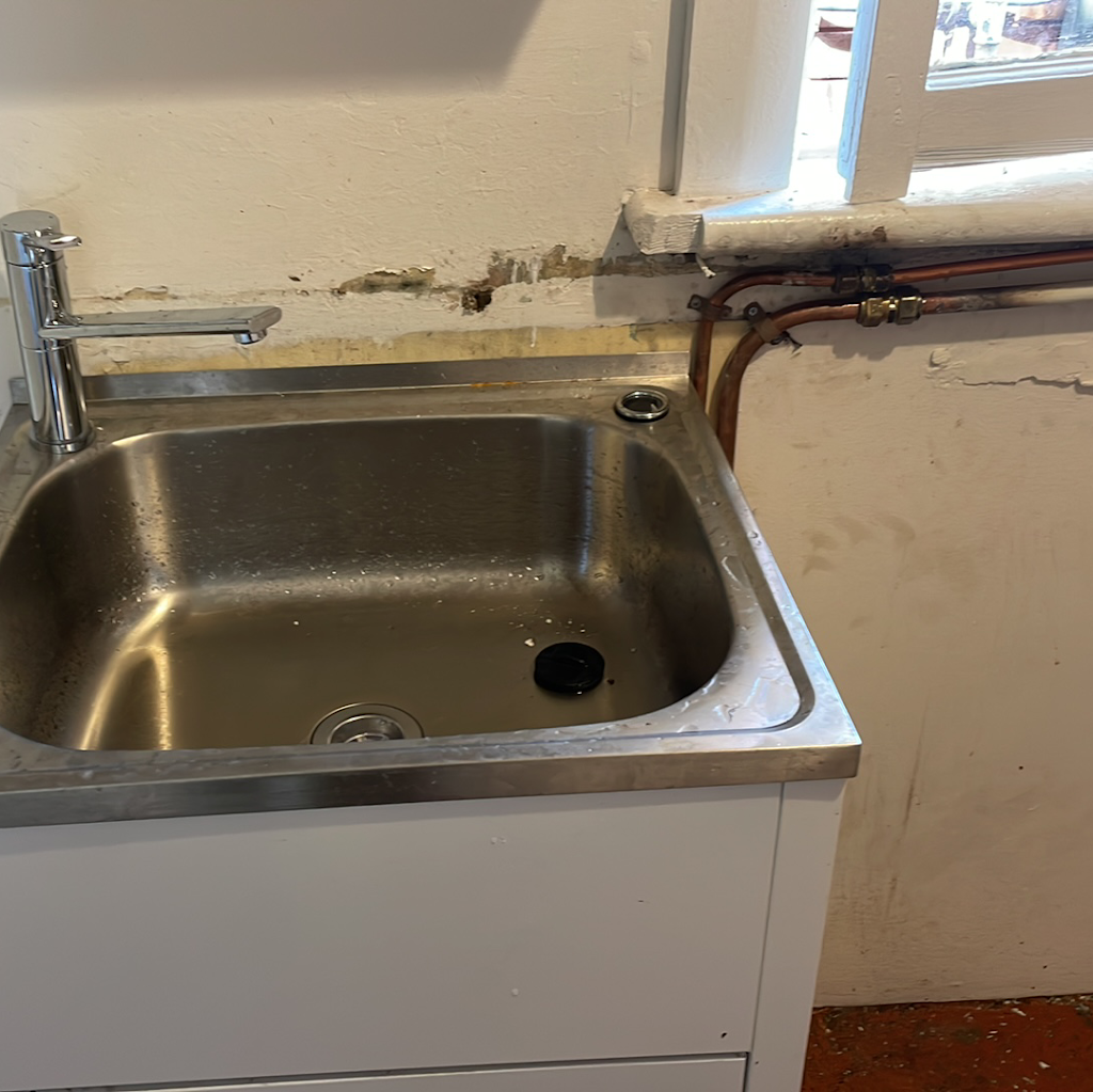 Molly plumbing pty ltd | 17 Acacia Ave, Prestons NSW 2170, Australia | Phone: 0405 394 999