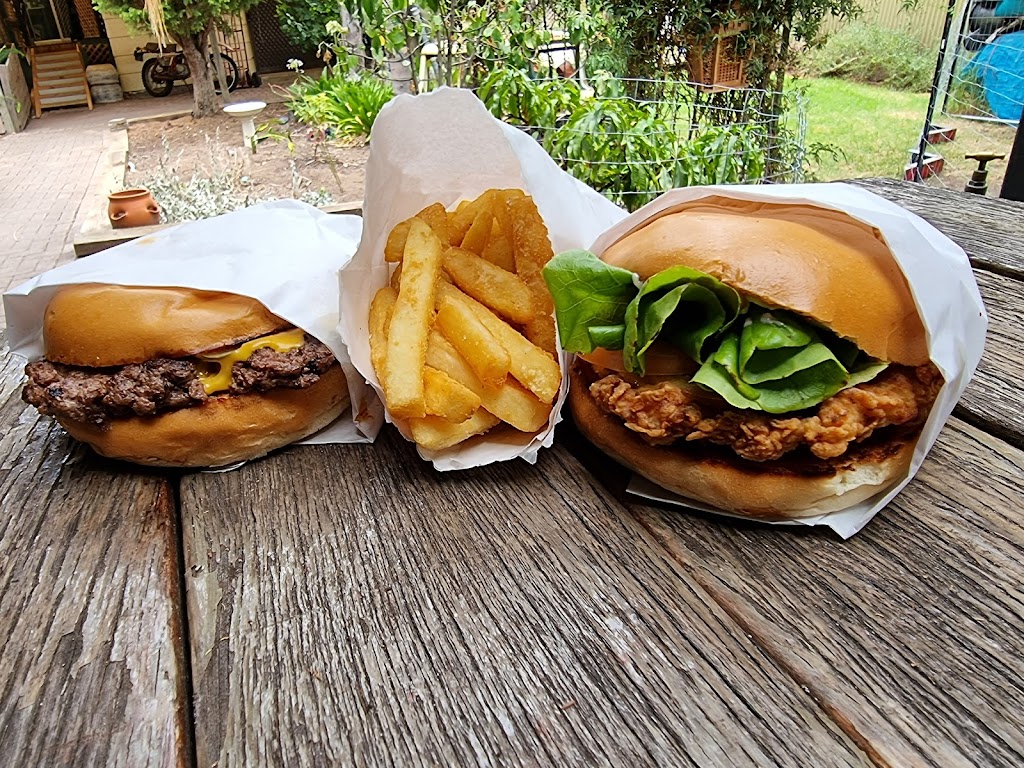 Burger Oclock | 65 Kesters Rd, Para Hills West SA 5096, Australia | Phone: 0420 451 375