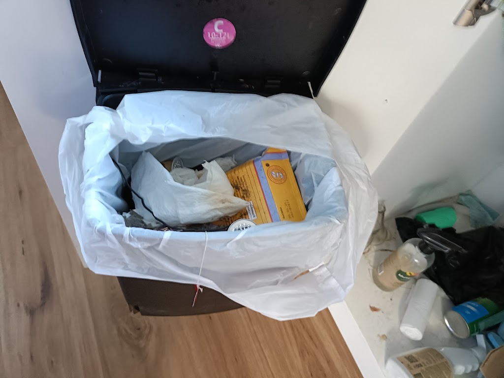 Kookaburras Perch Tiny House | 113 Wonga Rd, Millgrove VIC 3799, Australia | Phone: 0413 123 926