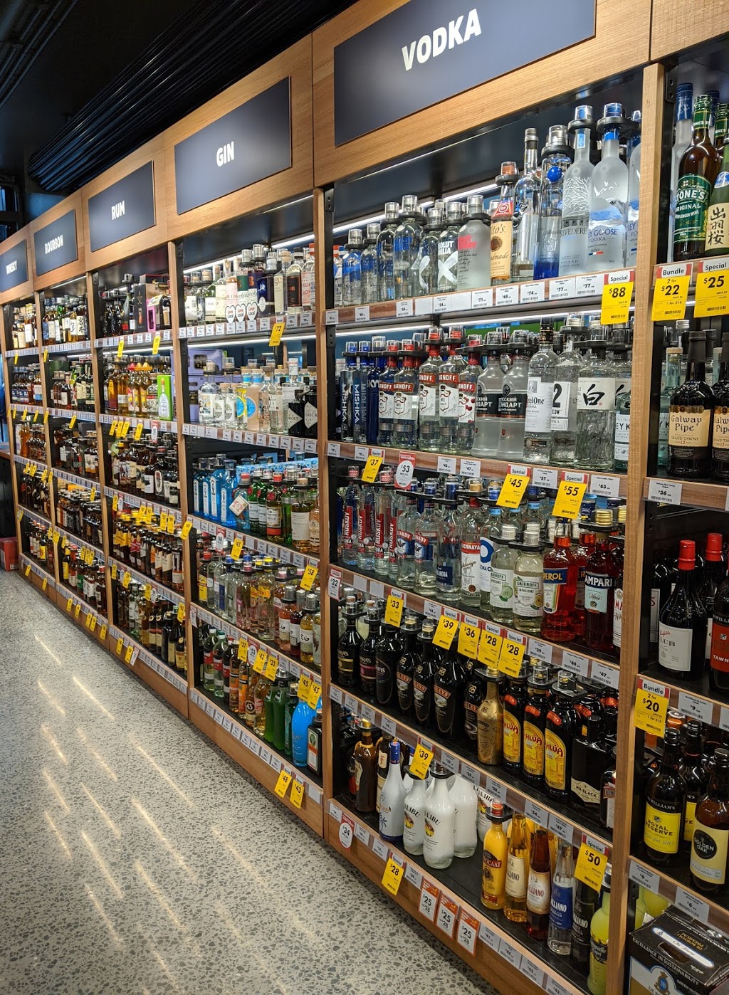 BWS Lennox Head | liquor store | Cnr Main St &, Hutley Dr, Lennox Head NSW 2478, Australia | 0266188617 OR +61 2 6618 8617