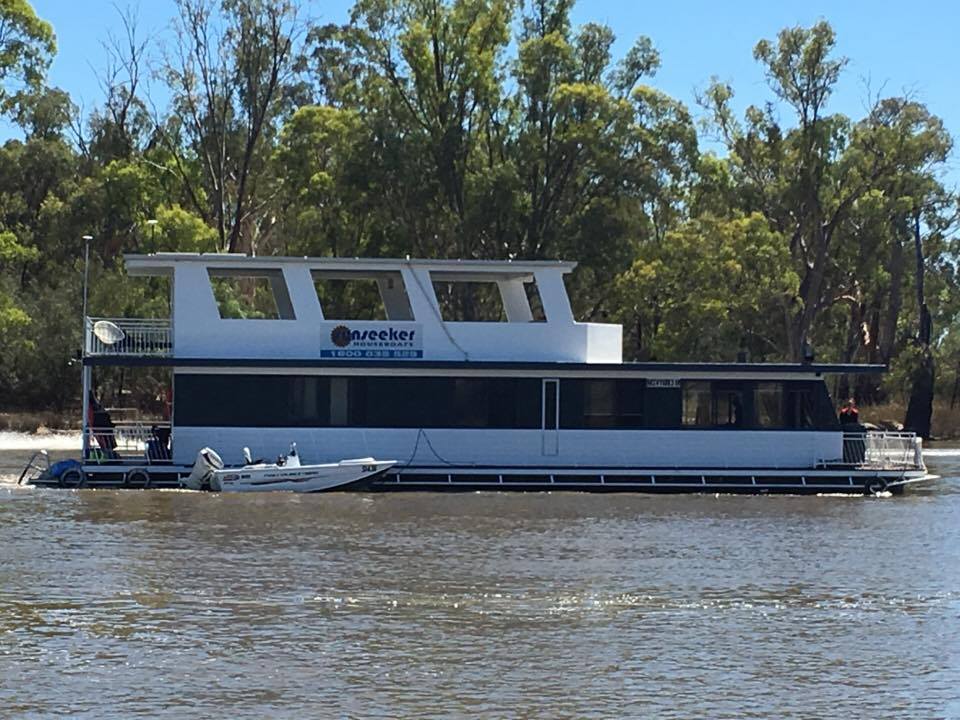 Sunseeker Houseboats | Bruces Bend Marina, Irymple VIC 3498, Australia | Phone: 0418 441 395