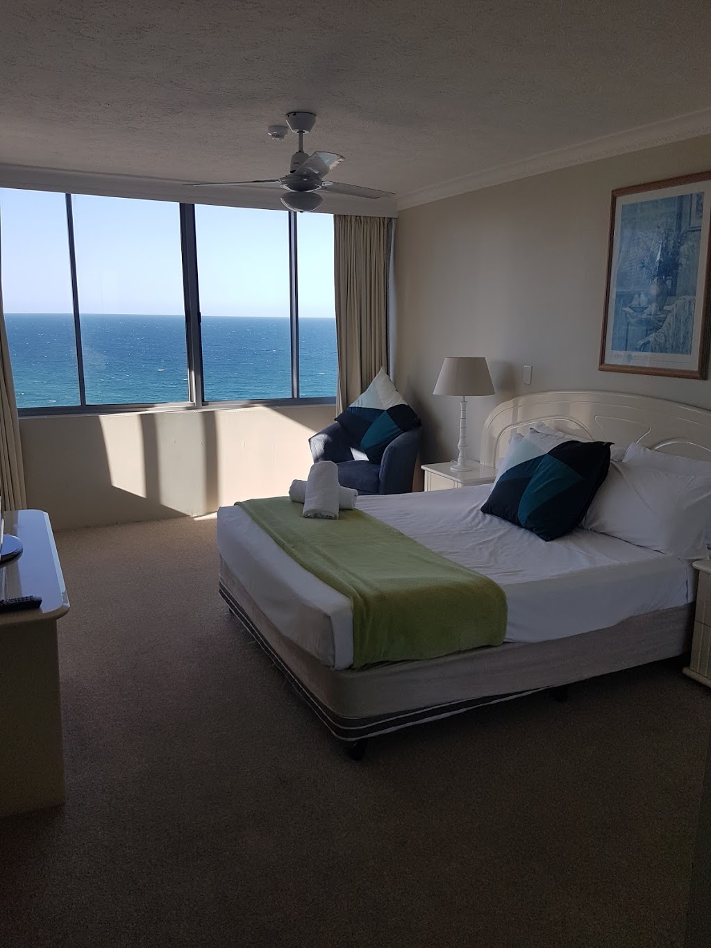 Berkeley on the Beach | lodging | 23 Northcliffe Terrace, Surfers Paradise QLD 4217, Australia | 0755389099 OR +61 7 5538 9099