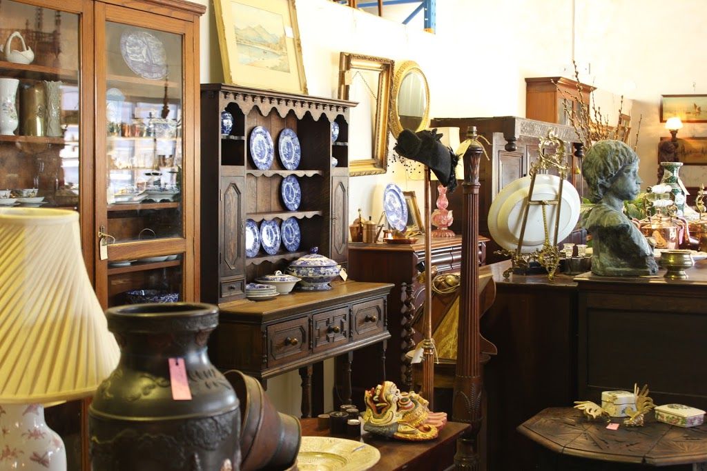 Little Wing Antiques | furniture store | 1/26 Lundberg Dr, South Murwillumbah NSW 2484, Australia | 0421225737 OR +61 421 225 737