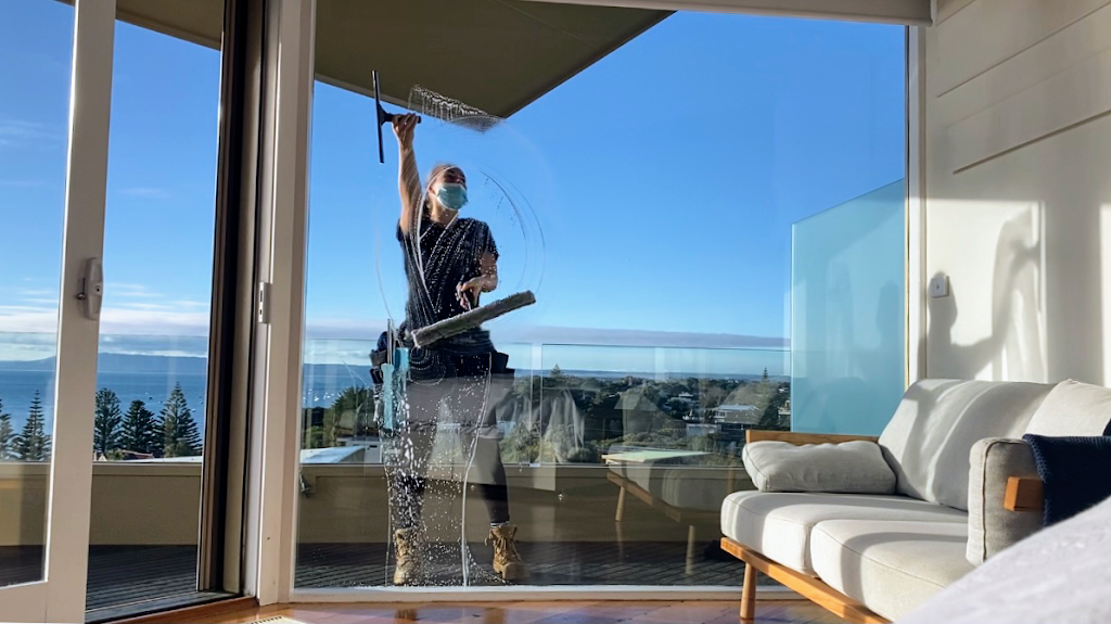 Ultra-Fine Window Cleaning | Unit 4/207-209 Bayview Rd, McCrae VIC 3938, Australia | Phone: 0411 172 122