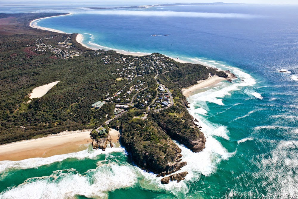 Discover Stradbroke Real Estate | 3/23 Mooloomba Rd, Point Lookout QLD 4183, Australia | Phone: (07) 3415 3949
