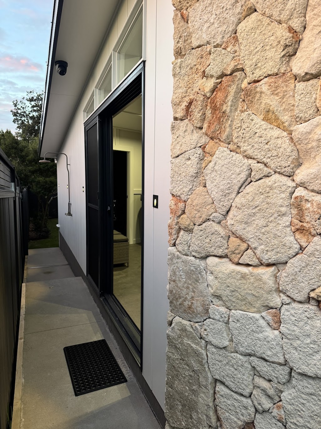 Reset Room | 64 Keats Ave, Bateau Bay NSW 2261, Australia | Phone: 0461 308 214