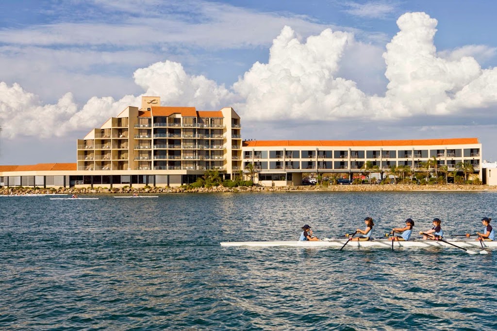 Lakes Resort Hotel | lodging | 141 Brebner Dr, West Lakes SA 5021, Australia | 0883564444 OR +61 8 8356 4444