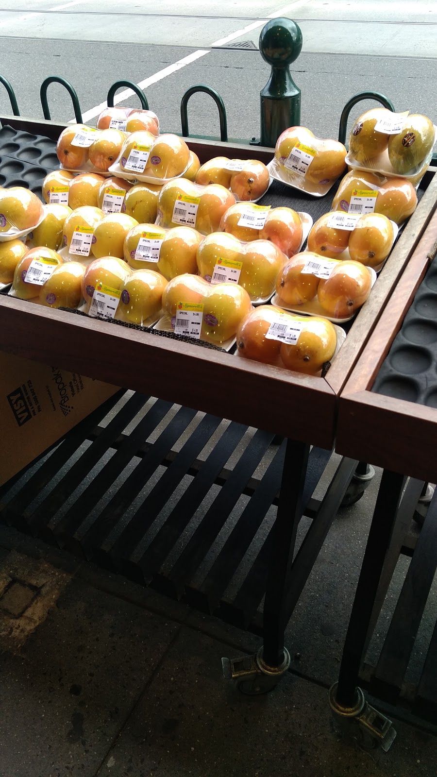 Signorellis Fresh Fruiterers | store | 79 Doncaster Rd, Balwyn North VIC 3104, Australia | 0398591875 OR +61 3 9859 1875