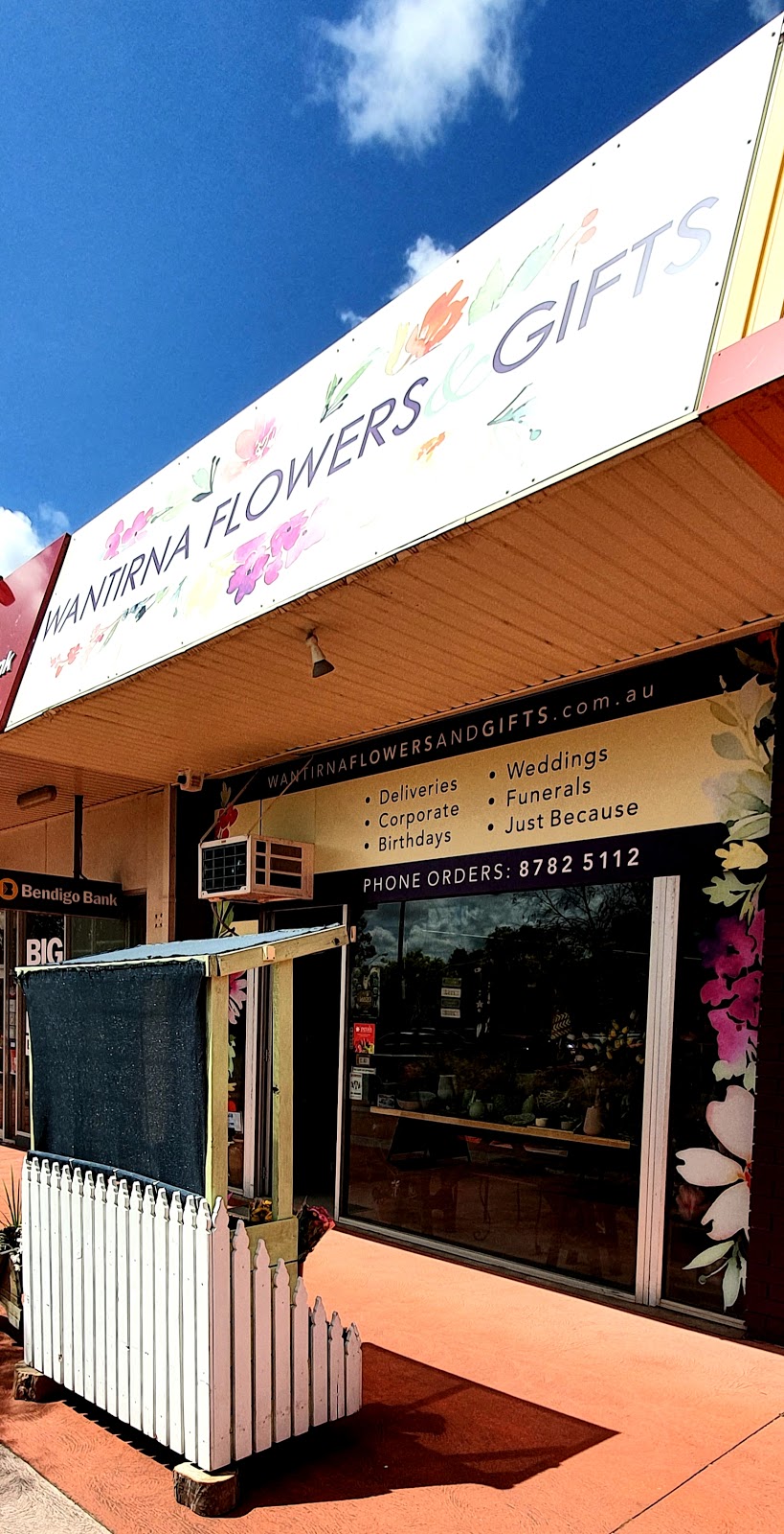 Wantirna Flowers & Gifts | 7/348 Mountain Hwy, Wantirna VIC 3152, Australia | Phone: (03) 8782 5112