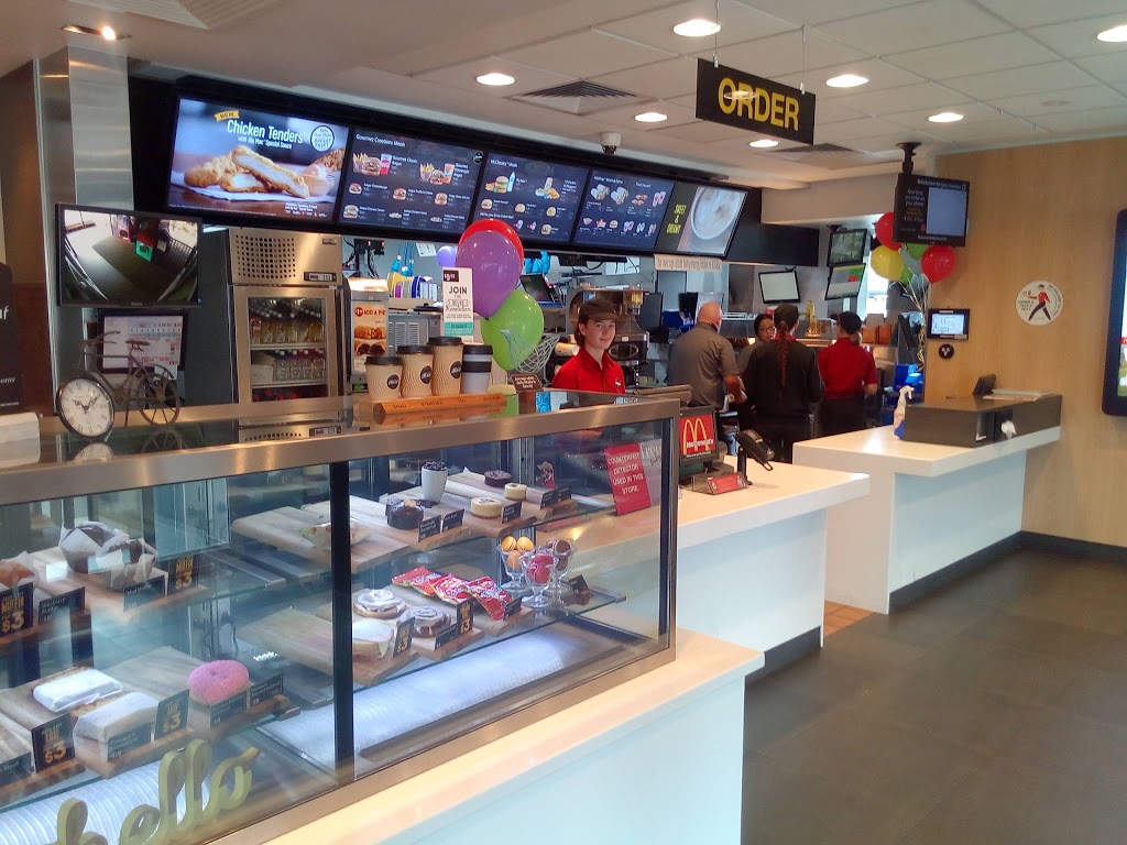 McDonalds Wanneroo | meal takeaway | Wanneroo Rd, Wanneroo WA 6065, Australia | 0894057433 OR +61 8 9405 7433