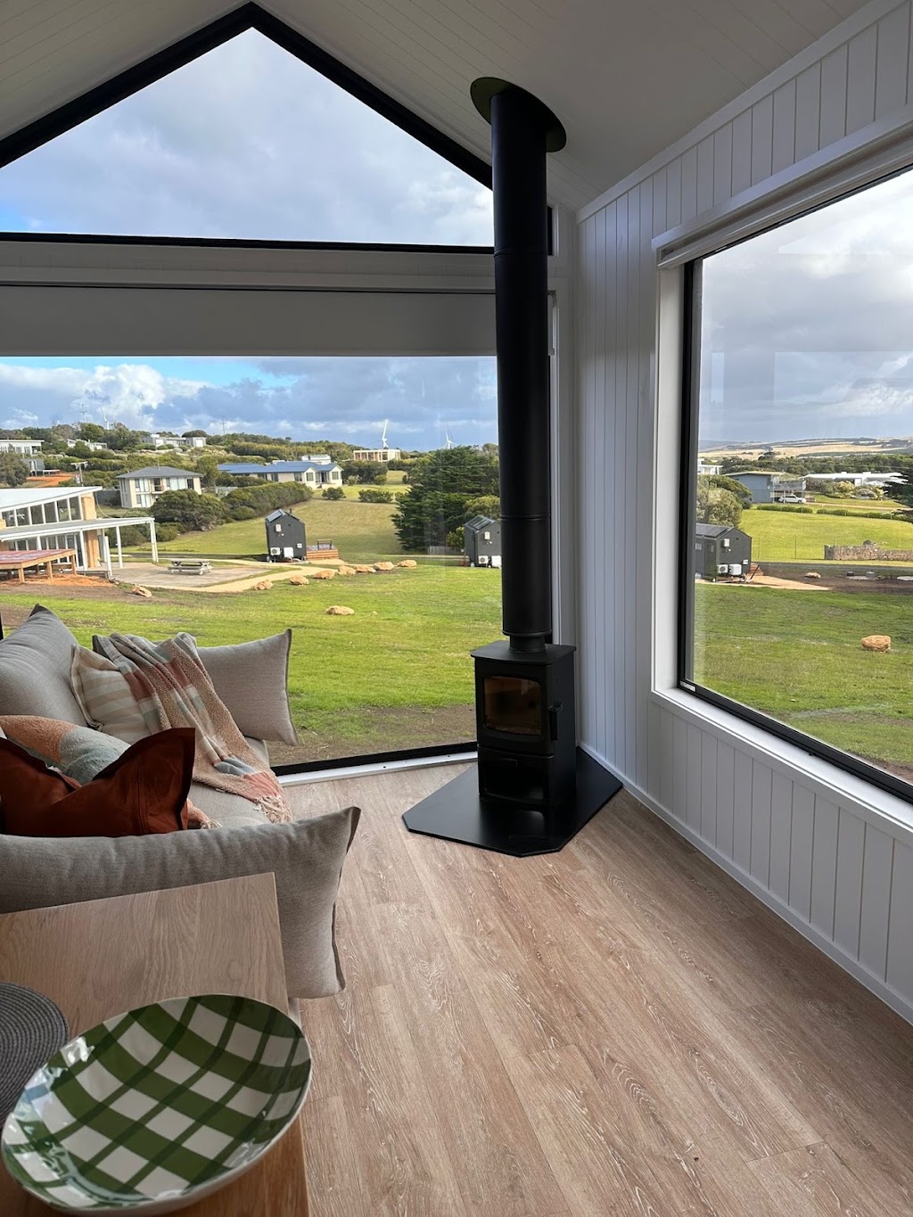 Swell At Cape Bridgewater | 1721 Bridgewater Rd, Cape Bridgewater VIC 3305, Australia | Phone: (03) 5526 7257