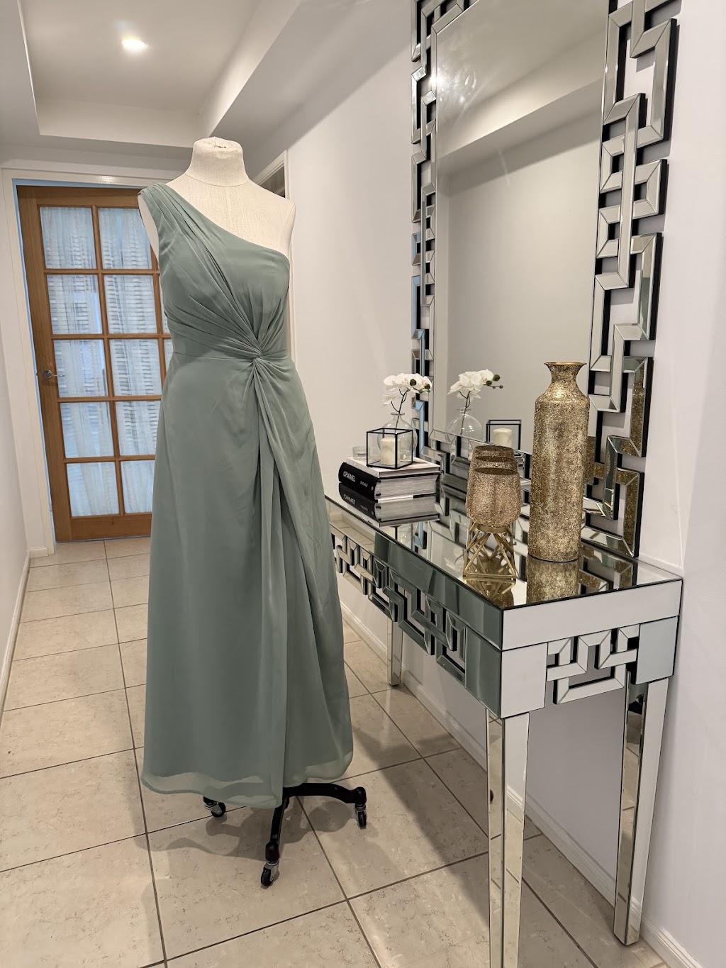 Local Fashion House | 42 Ellendale St, Rowville VIC 3178, Australia | Phone: 0450 363 699