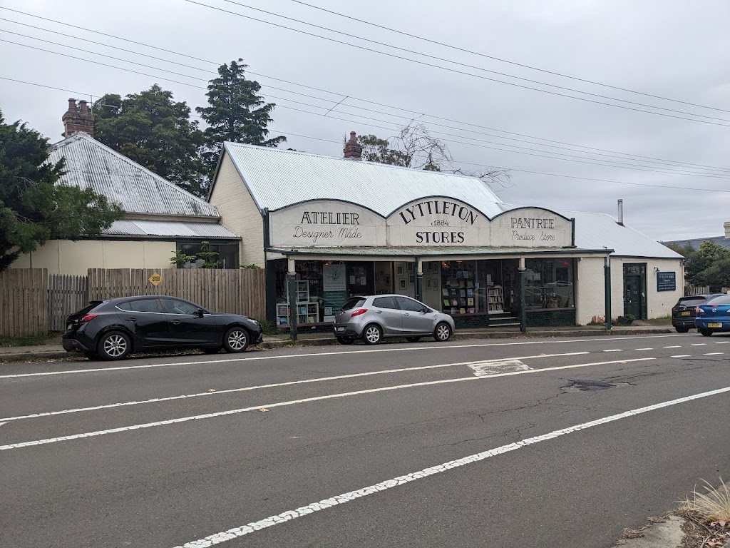 RoseyRavelston Books | 1 Badgery Cres, Lawson NSW 2783, Australia | Phone: 0493 834 781