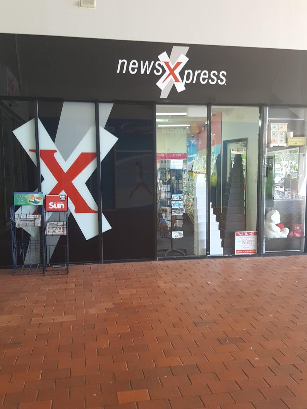 newsXpress Helensvale Plaza | book store | Shop 2/Helensvale Plaza, Sir John Overall Drive, Helensvale QLD 4212, Australia | 0755298880 OR +61 7 5529 8880