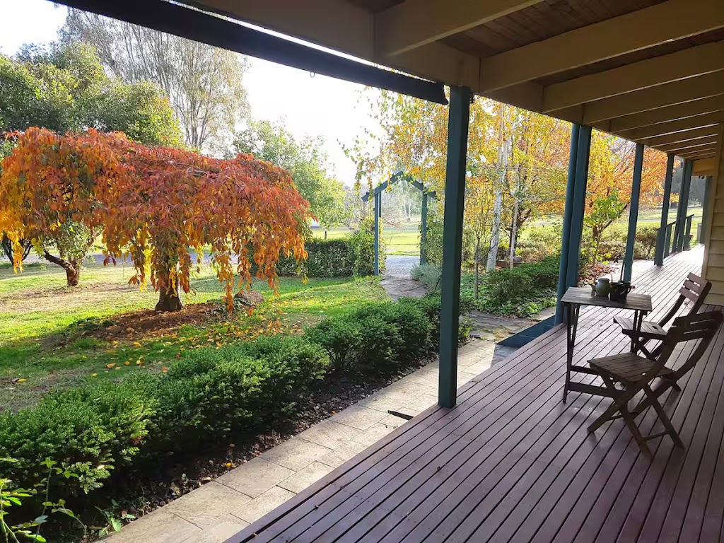Mansfield Cottage and Studio | 65 Mt Battery Rd, Mansfield VIC 3722, Australia | Phone: 0419 307 509