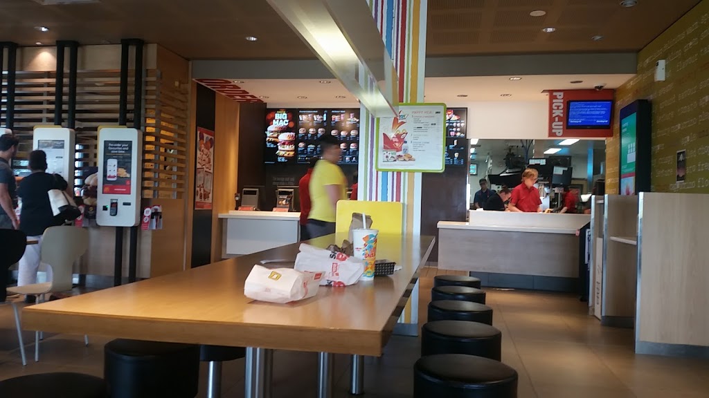 McDonalds Williamtown | Cnr Nelson Bay Rd &, Lavis Ln, Williamtown NSW 2318, Australia | Phone: (02) 4965 0375