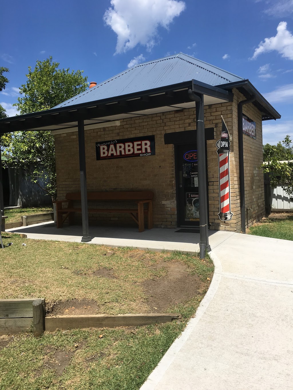 Antonios Barber Shop | hair care | 120 Caledonia St, Kearsley NSW 2325, Australia | 0249098885 OR +61 2 4909 8885