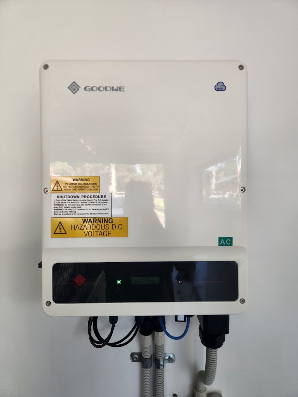 Marrick Electrical Services | 43 Hibertia Ave, Elanora QLD 4221, Australia | Phone: 0423 411 169