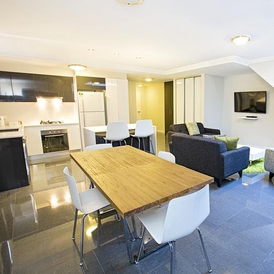 Astina Serviced Apartments - Parkside | 18/20 Dent St, Penrith NSW 2750, Australia | Phone: (02) 4731 1777