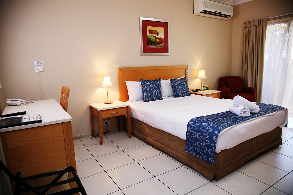 Cascade Motel In Townsville | 100 Bowen Rd, Rosslea QLD 4812, Australia | Phone: (07) 4775 4444