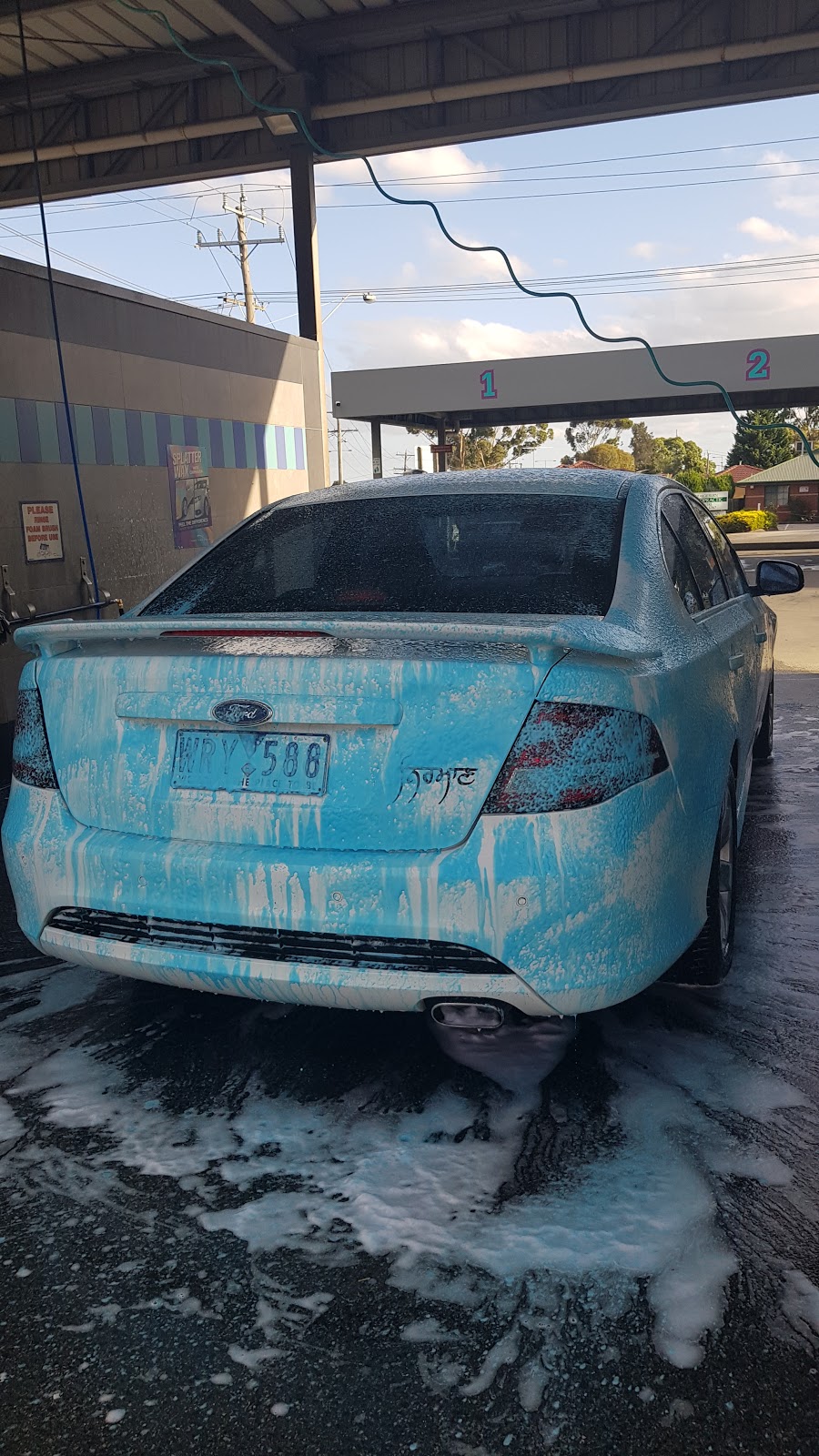 Baywash Craigieburn | car wash | 2-4 Craigieburn Rd, Craigieburn VIC 3064, Australia | 0393084440 OR +61 3 9308 4440