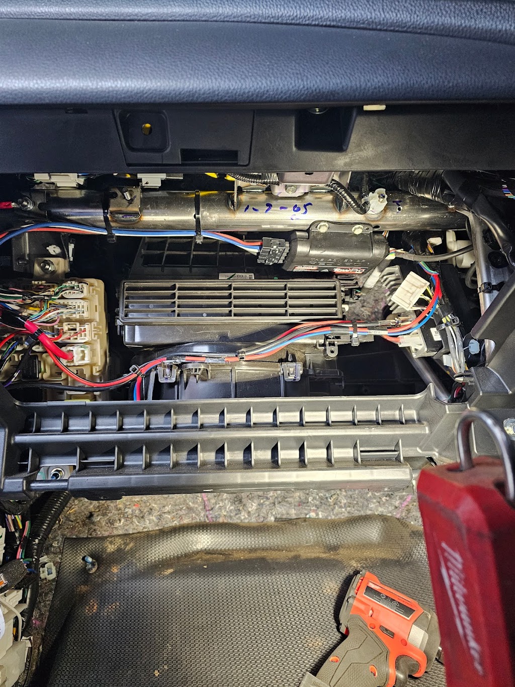 Carrs Auto Electrical | 21 Carbery Wy, Lucas VIC 3350, Australia | Phone: 0409 190 879