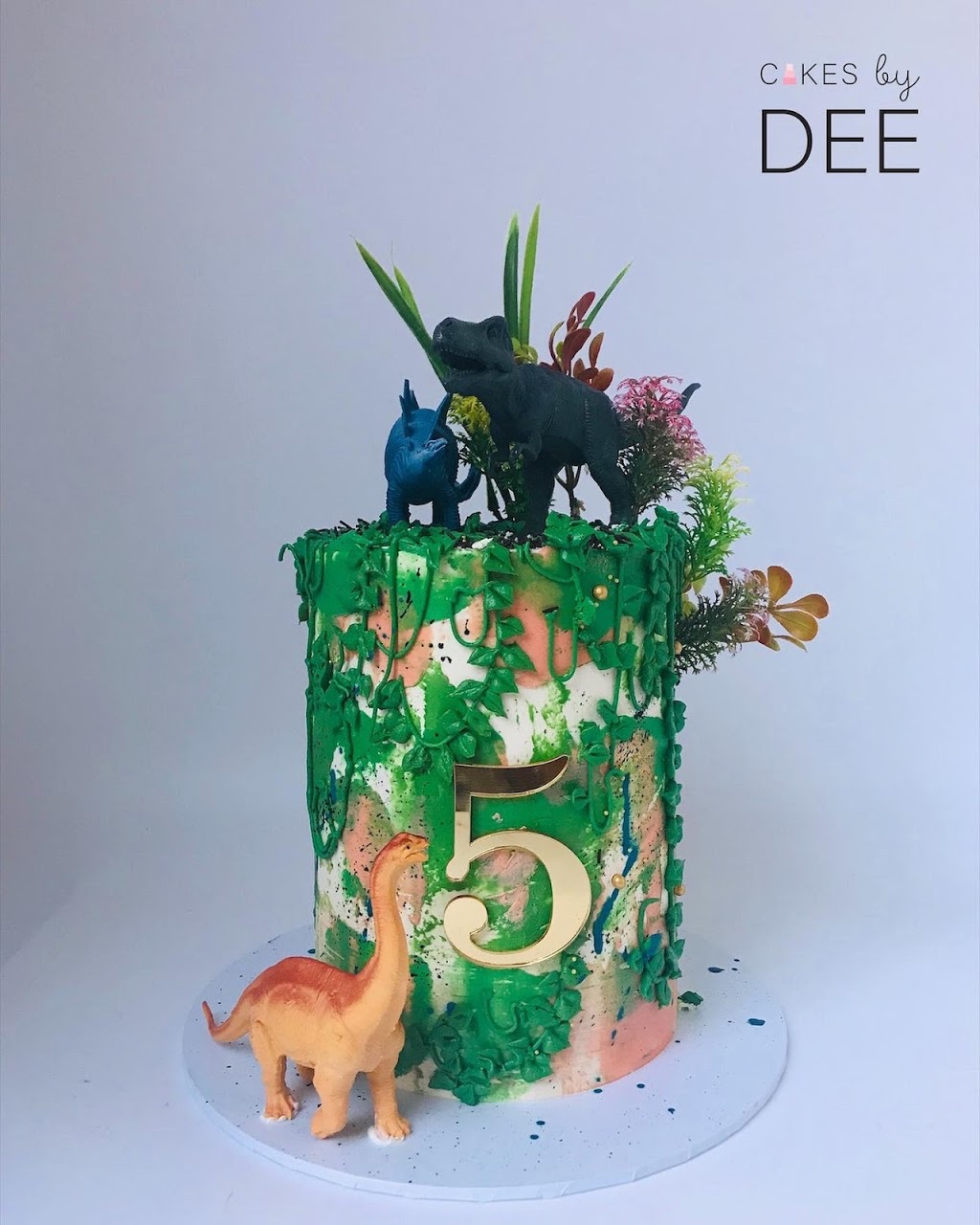Cakes by Dee | 98 Bona Vista Rise, Clyde VIC 3978, Australia | Phone: 0416 470 975