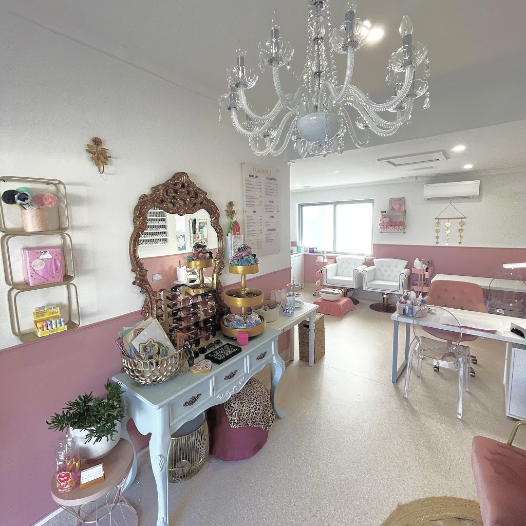 The Powder Room | beauty salon | 51 Kamilaroo Ave, Lake Munmorah NSW 2259, Australia | 0405851071 OR +61 405 851 071