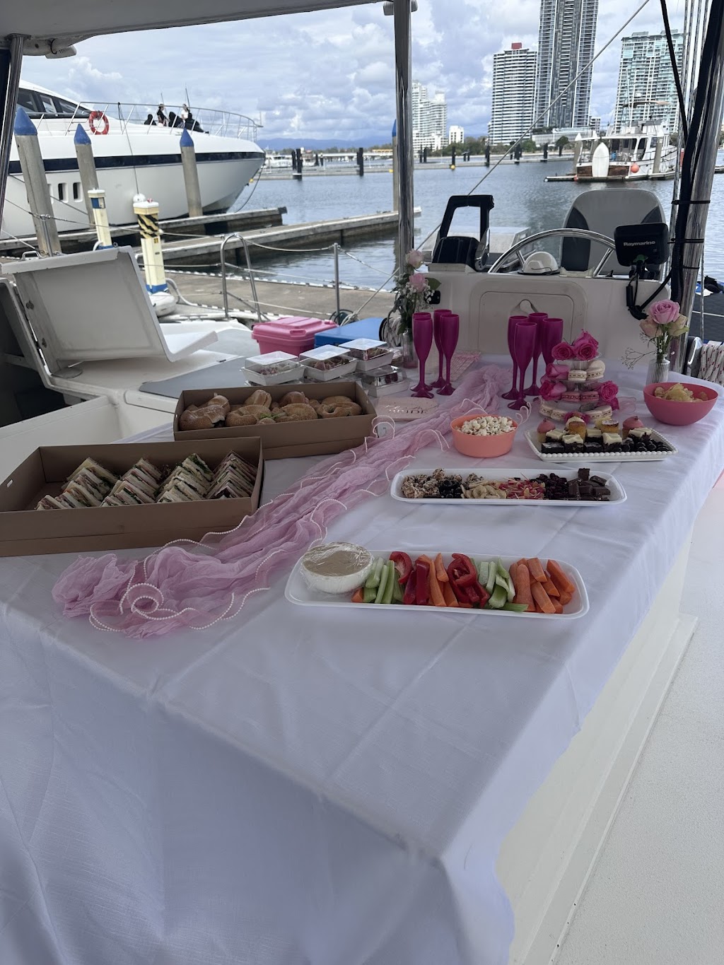 Gold Coast Sailing Charters | Mariners Cove, 60/70 Seaworld Dr, Main Beach QLD 4217, Australia | Phone: 0403 040 674